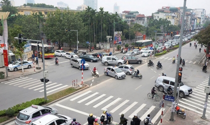 Mức phạt ô tô không giảm tốc độ và nhường đường khi điều khiển xe chạy từ trong ngõ, đường nhánh ra đường chính